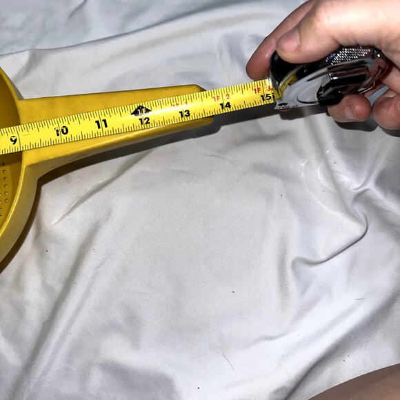 Vintage Yellow Tupperware Handled Colander Strainer 2 qt Double Spout - Picture 6 of 6